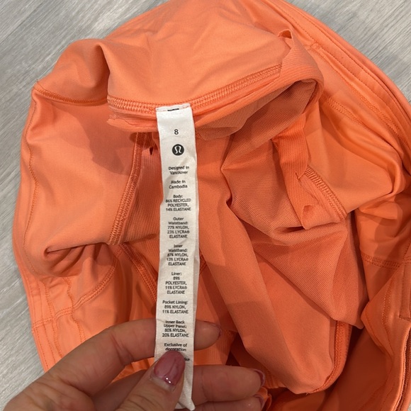 Lululemon Speed Up Shorts - Picture 4 of 4